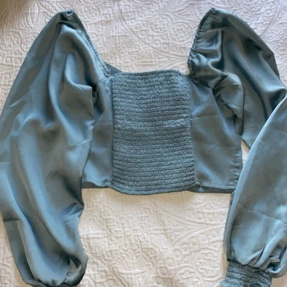 light blue silk blouse - Picture 4 of 5